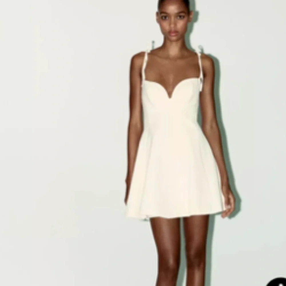 VIRAL NEW ZARA MINI BOW SUMMER /VACATION DRESS M
🚨NO DISCOUNT - Picture 15 of 15